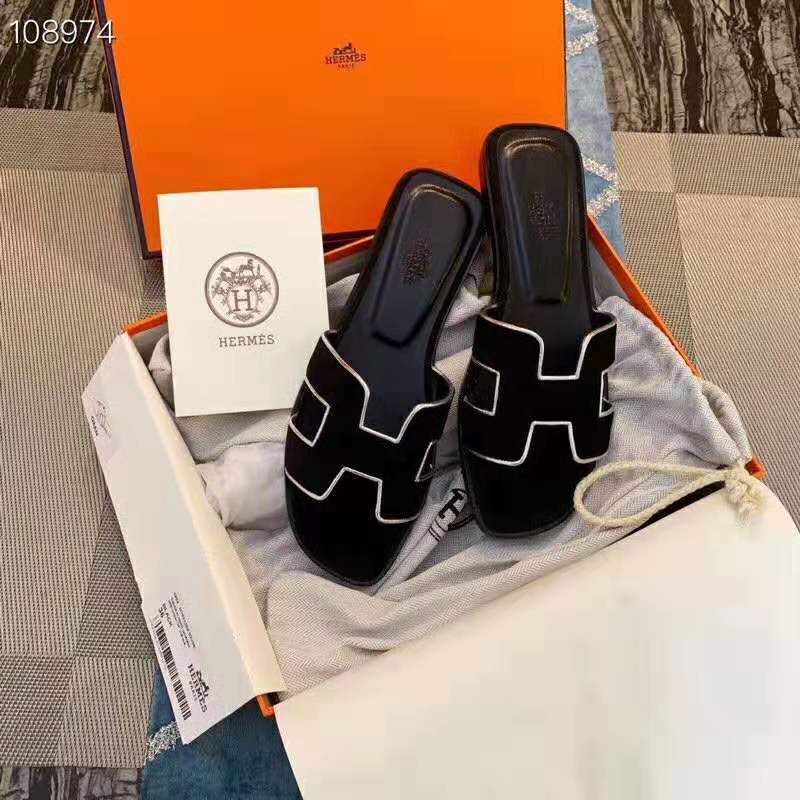 GIÀY Hermes Women Oran Sandal Metallic Finish and Iconic H Cut-Out-Black SS2022