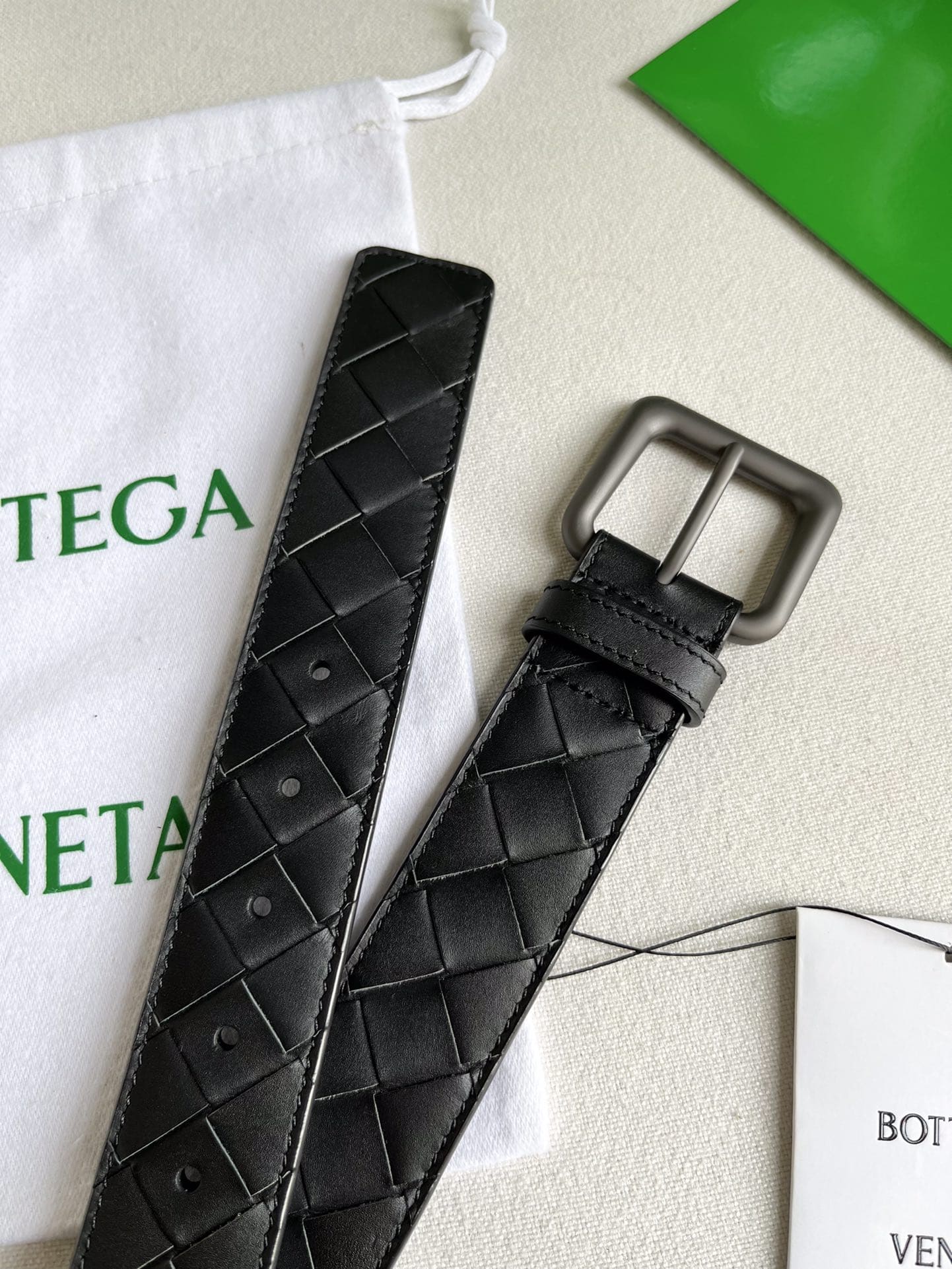 DÂY LƯNG BOTTGA VENETA BLACK INTRECCIATO LEATHER Khóa đen mờ
