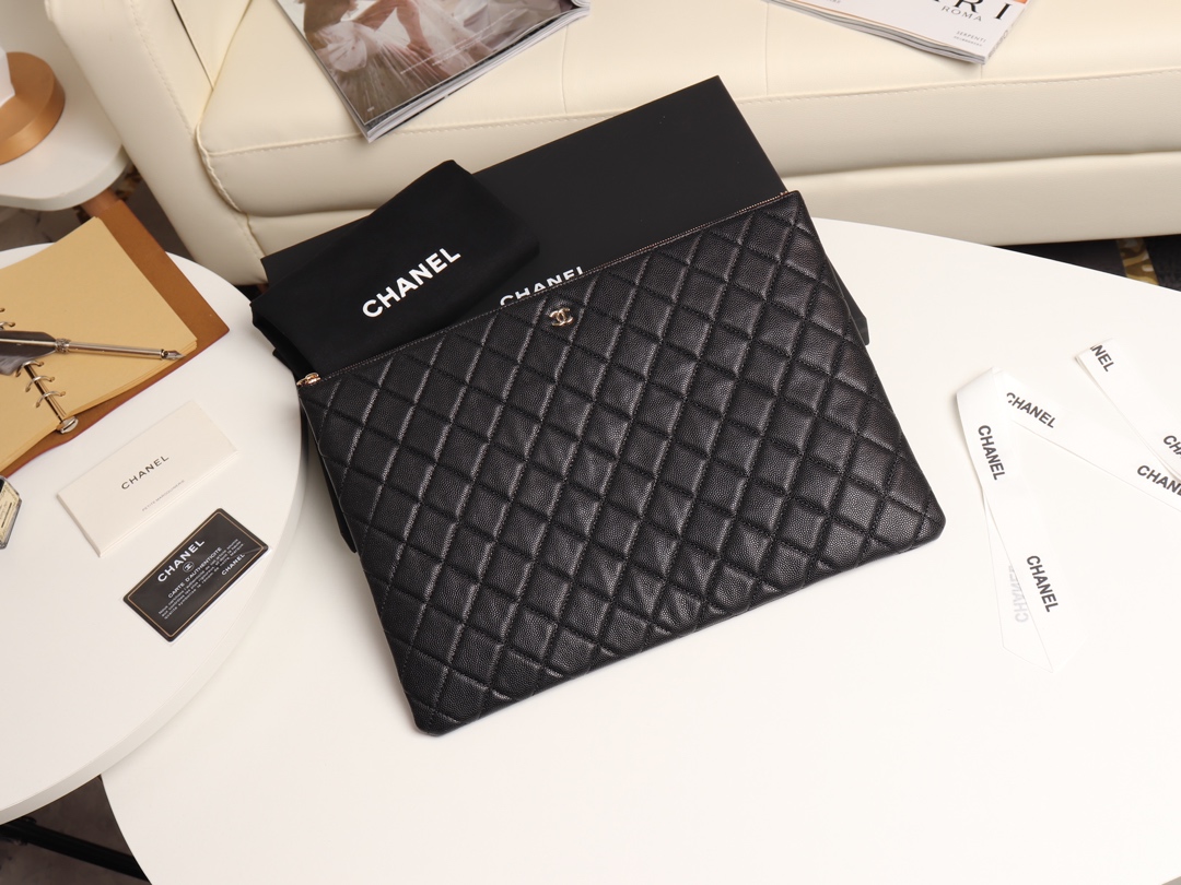 VÍ CHANEL POUCH CAVIAR BLACK DA HAAS
