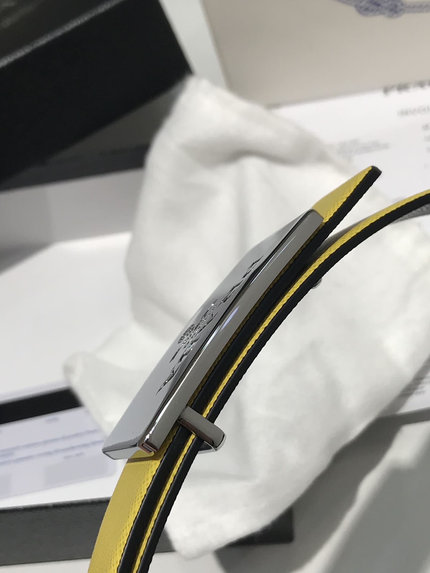 DÂY LƯNG PRADA YELLOW SAFFIANO LEATHER Khóa vàng