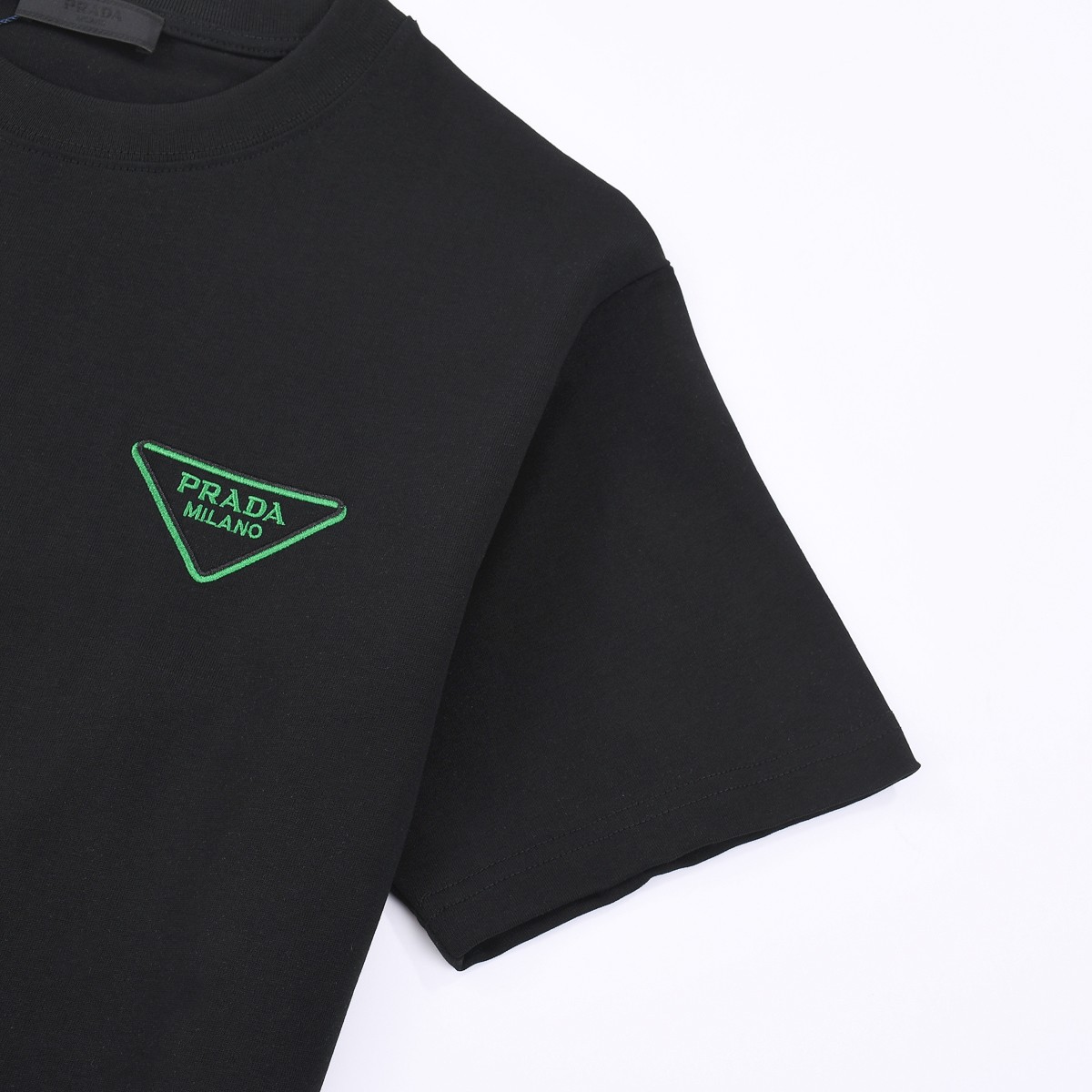 ÁO PRADA TRIANGLE Logo T-Shirt