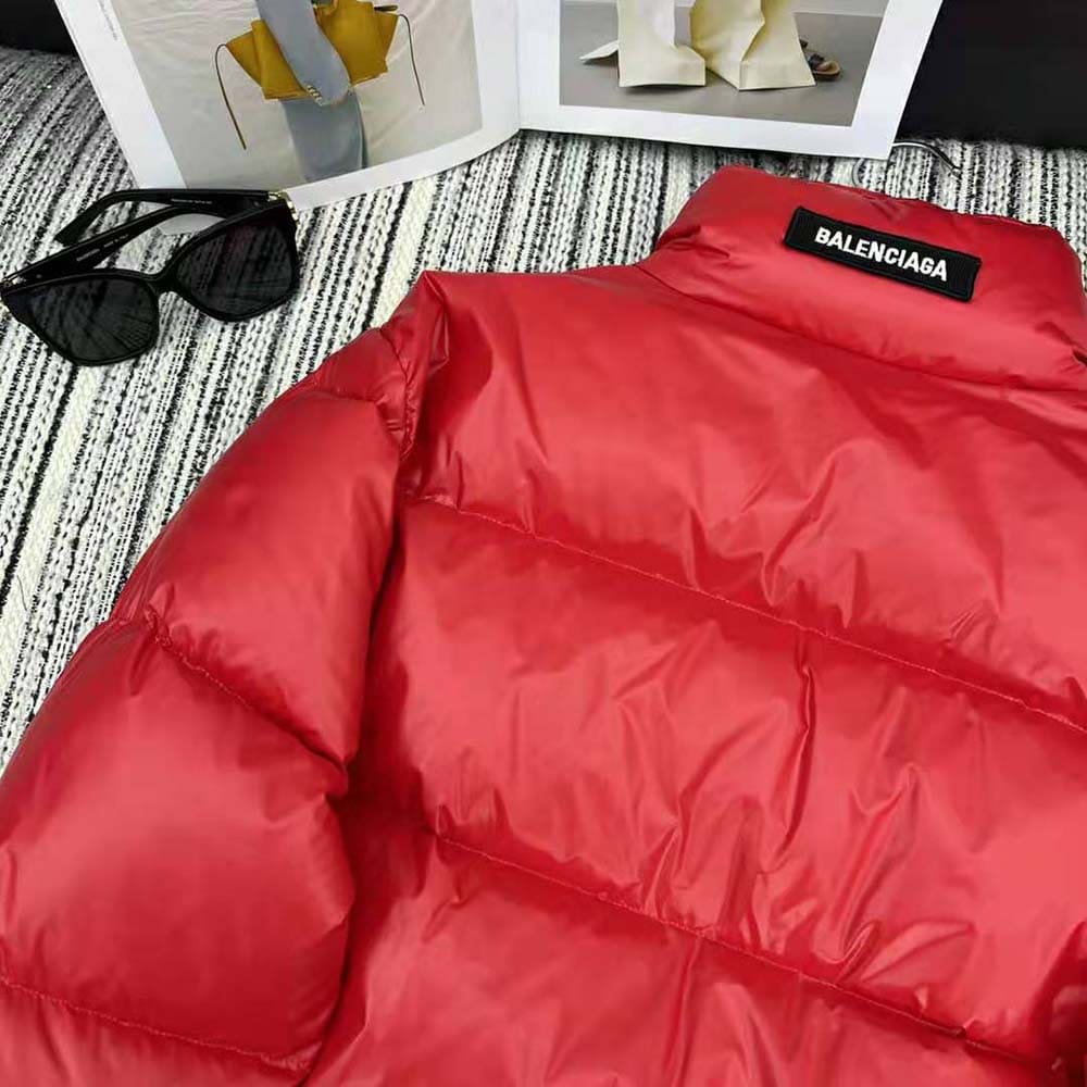 ÁO Balenciaga Women Shrunk Puffer in Red Shiny Coated Nylon