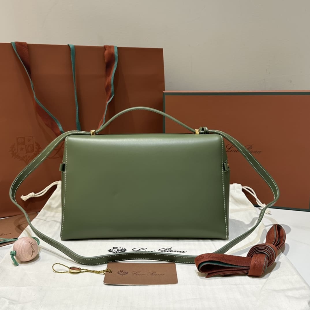 TÚI Loro Piana Women Extra bằng da bê màu xanh lá cây