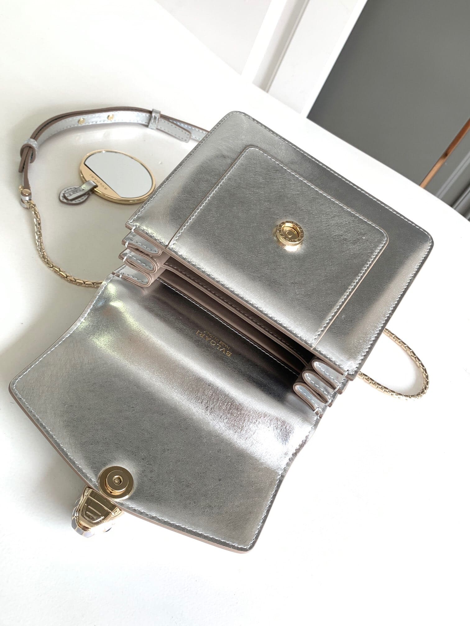 TÚI BVLGARI SERPENTI CALFSKIN SILVER