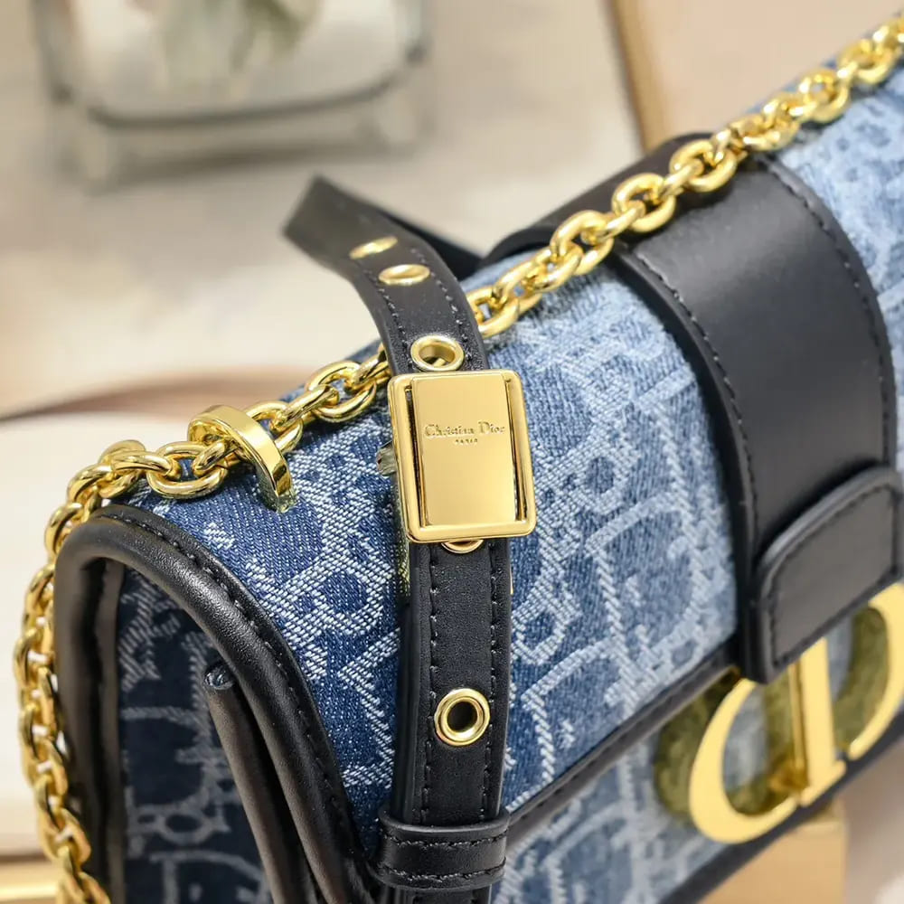 TÚI DIOR 30 Montaigne East-West Bag with Chain Blue Denim Dior Oblique Jacquard