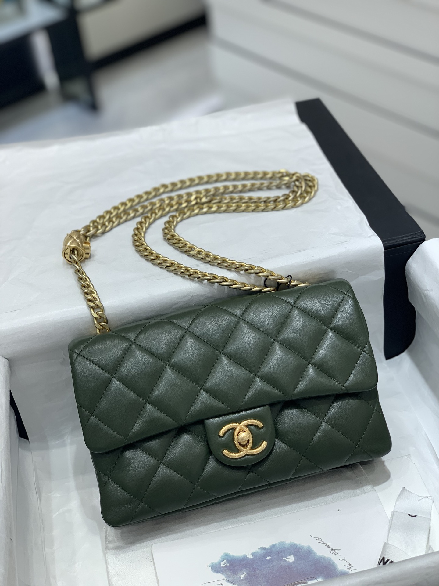 TÚI CHANEL 22K OLIVE gold logo da HAAS