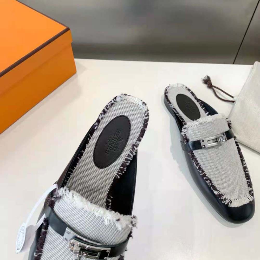 GIÀY Hermes Women OZ Mule in Calfskin Leather-Black
