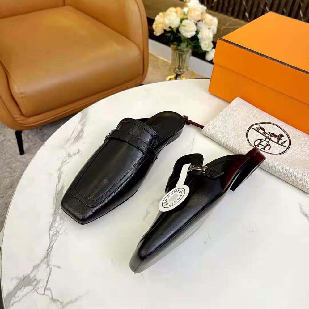GIÀY Hermes Women Groupie Mule in Goatskin with Miniature Palladium-Plated Paris Buckle-Black
