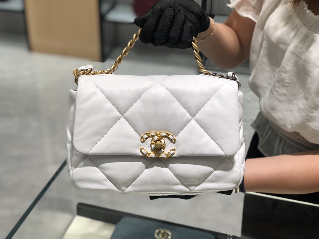 TÚI CHANEL 19 LAMBSKIN WHITE DA HAAS