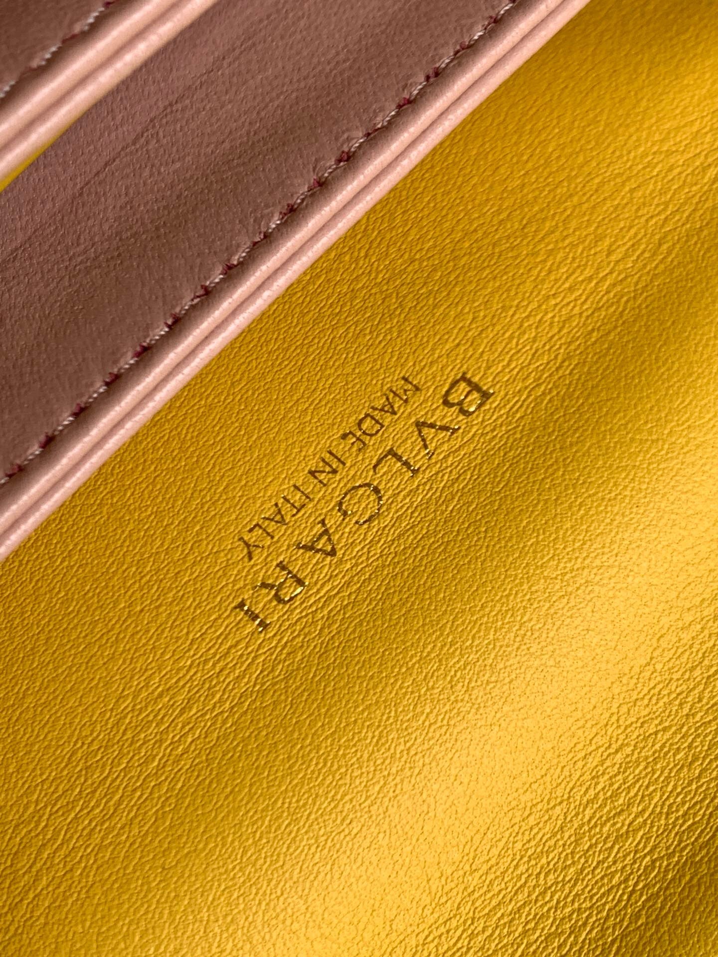 TÚI BVLGARI SERPENTI CALFSKIN YELLOW