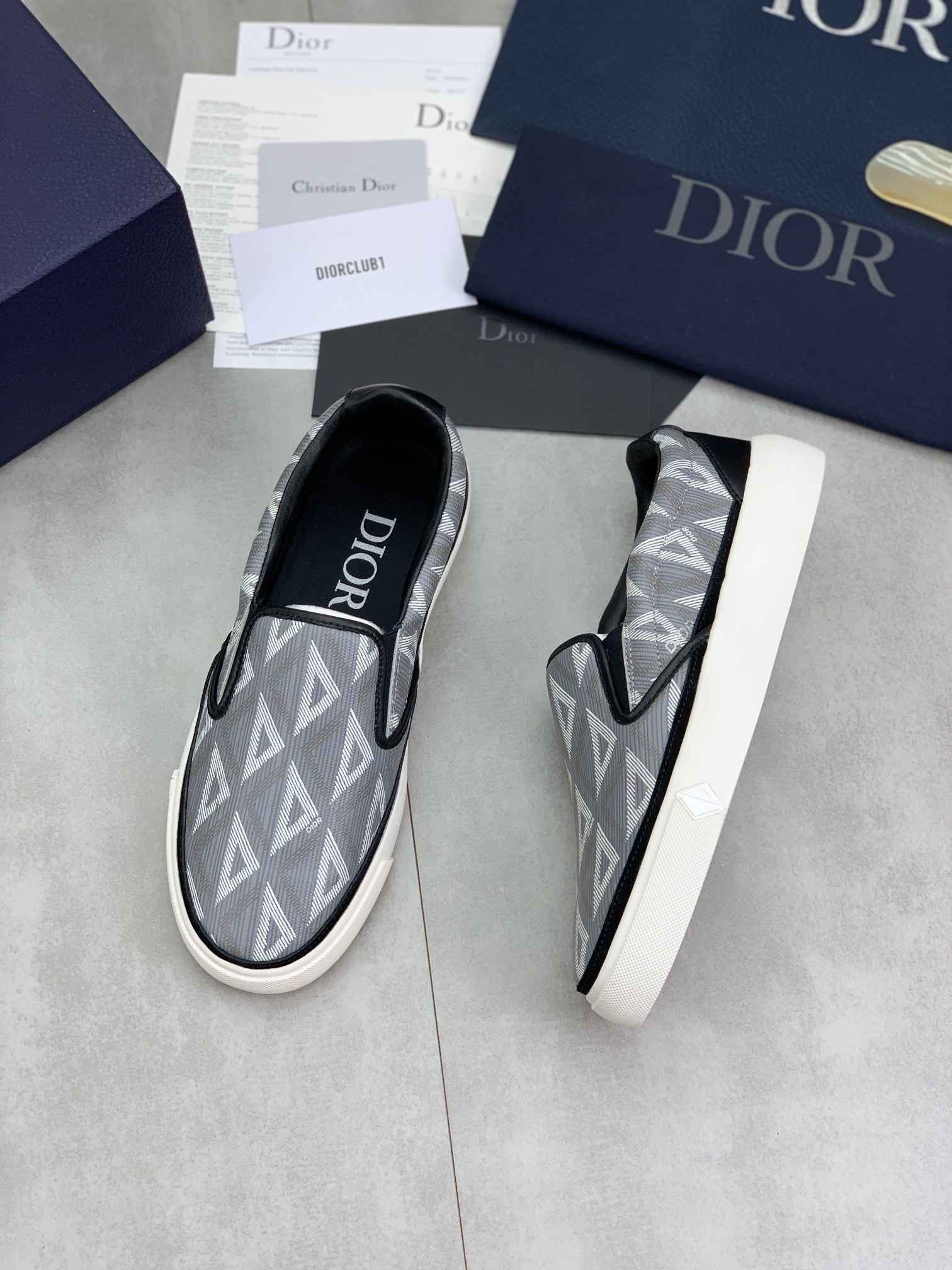 GIÀY CHRISTIAN DIOR LEATHER SLIP ON SHOES AAA