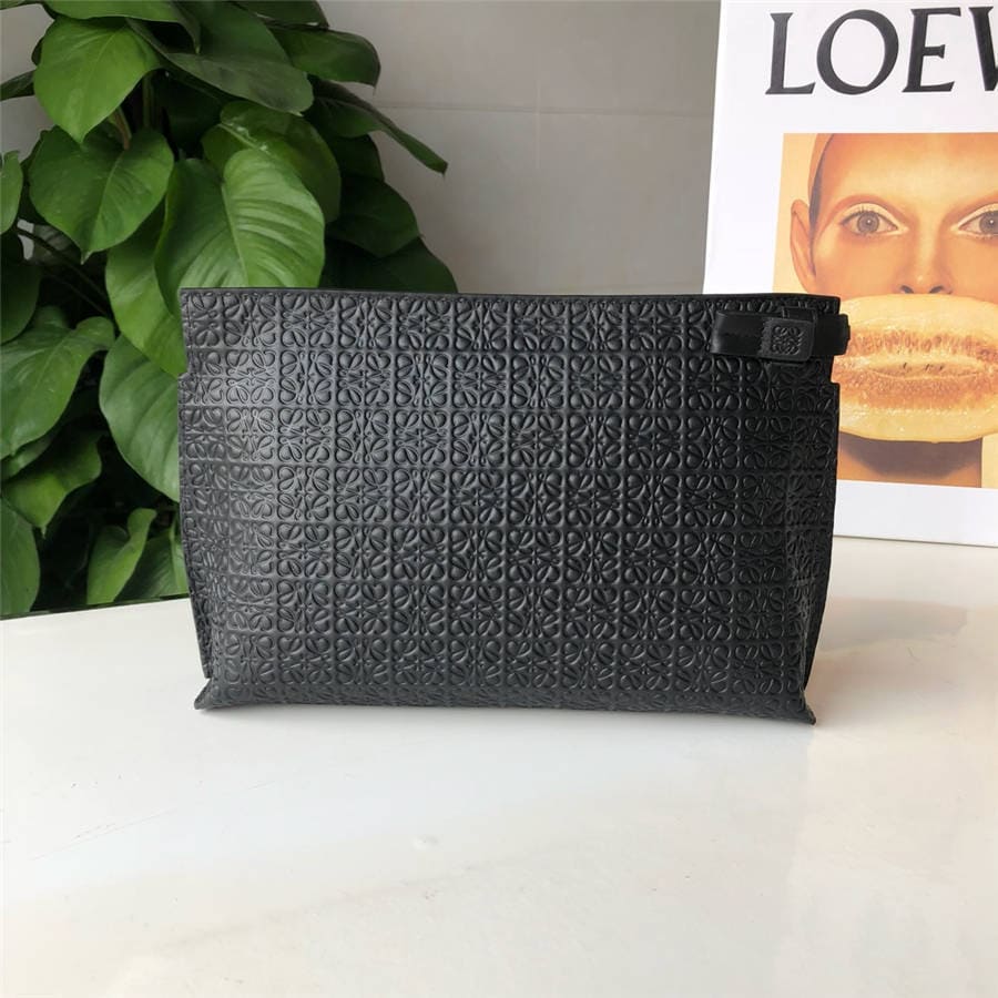Túi LOEWE new embossed leather T-Pouch clutch Black