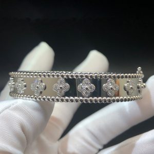 Vòng tay Van Cleef & Arpels Perlee Clovers Kim cương vàng trắng 18K