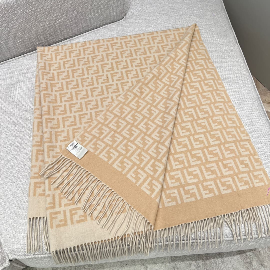 KHĂN FENDI Double F travel blanket scarf