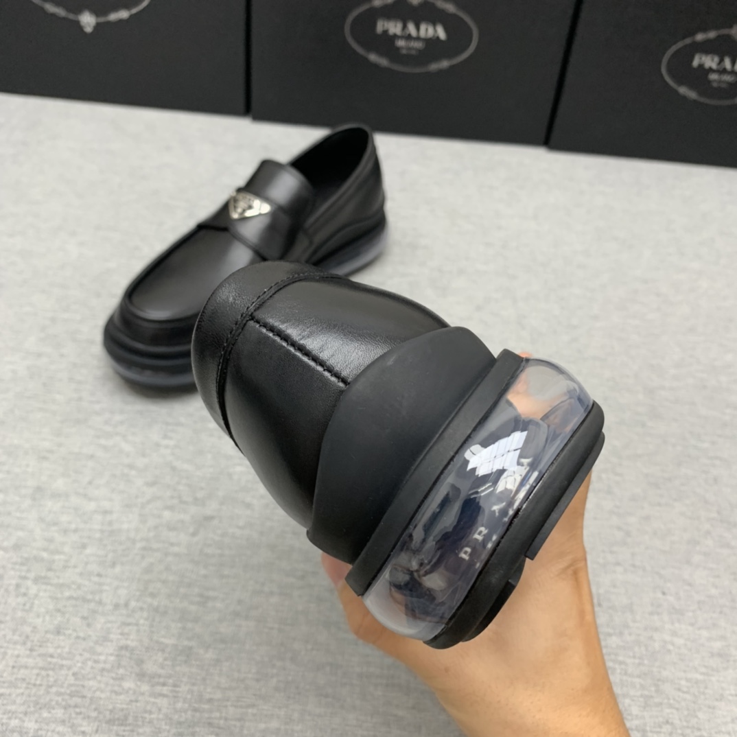 GIÀY PRADA Leather Loafer Black