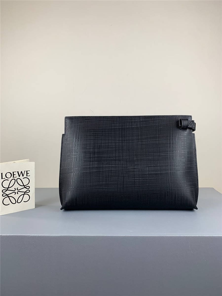 Túi LOEWE new embossed leather T pouch clutch Black
