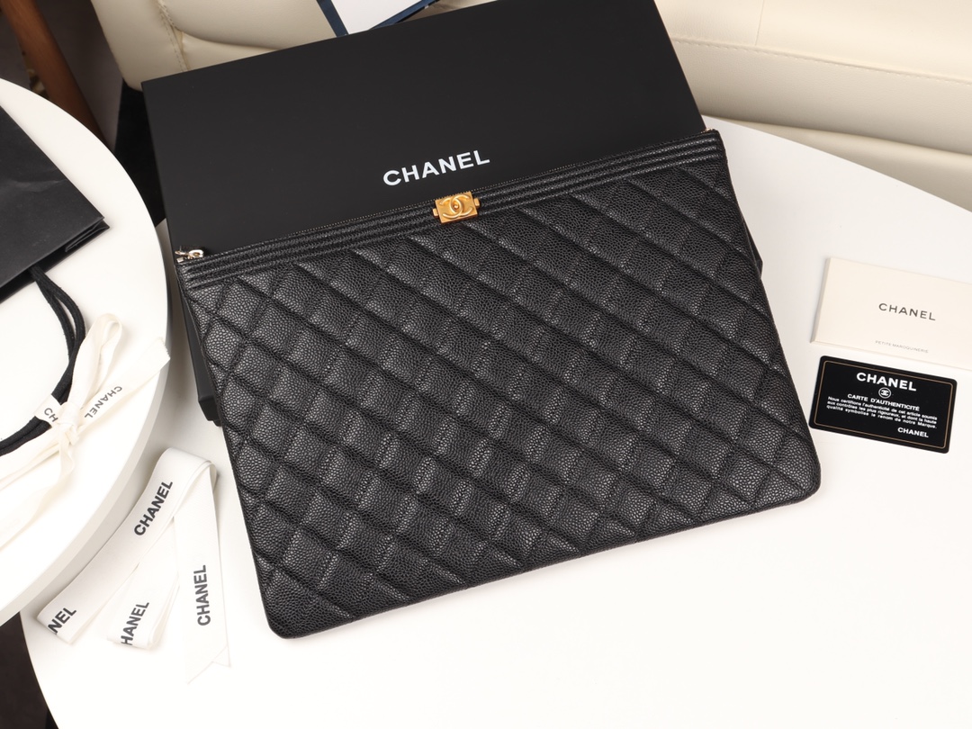 VÍ CHANEL POUCH CAVIAR BLACK DA HAAS
