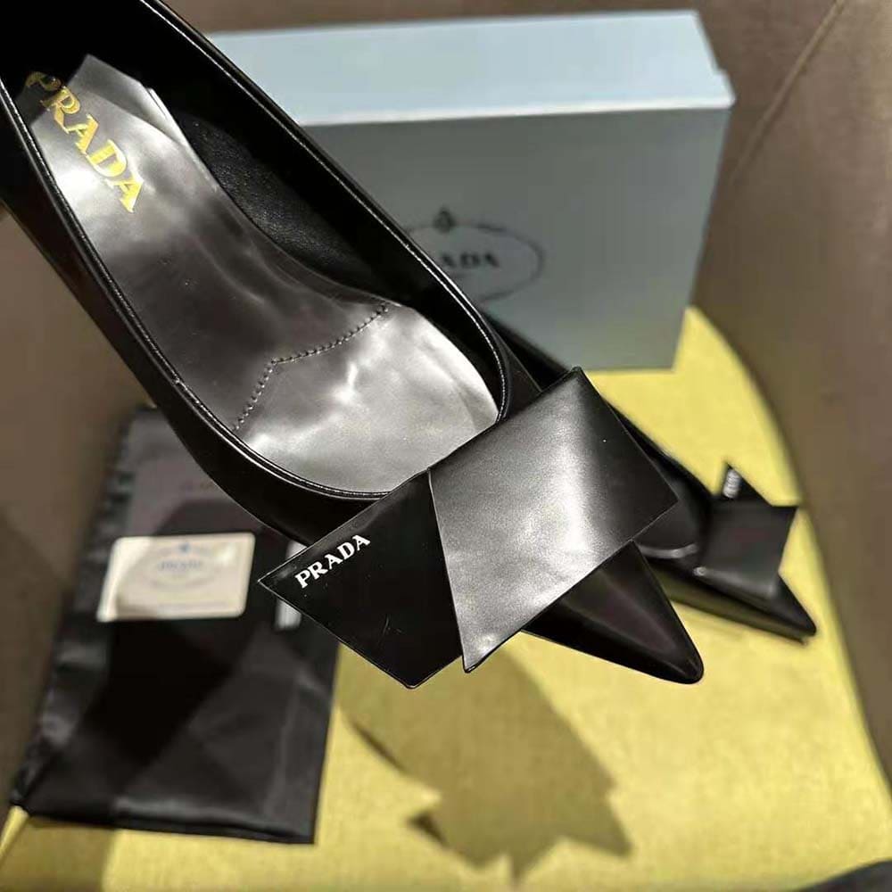 GIÀY Prada Women Brushed Leather Pumps-Black
