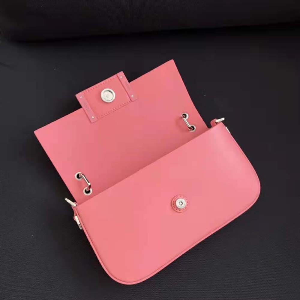 TÚI Fendi Women Baguette Phone Pouch Pink Patent Leather Pouch