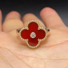 Nhẫn Van Cleef & Arpels Carnelian Alhambra Diamond vàng hồng 18K