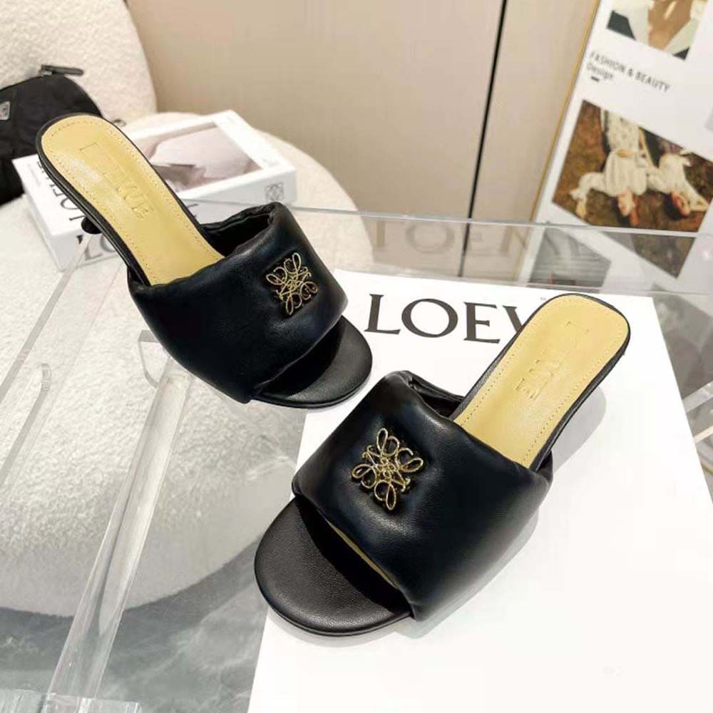 GUỐC Loewe Women Anagram Padded Mule in Lambskin-Black