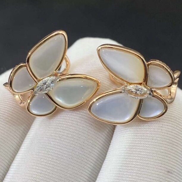 KHUYÊN TAI VAN CLEEF & ARPELS ALHAMBRA M.O.P BUTTERFLY GOLD 18K YELLOW GOLD