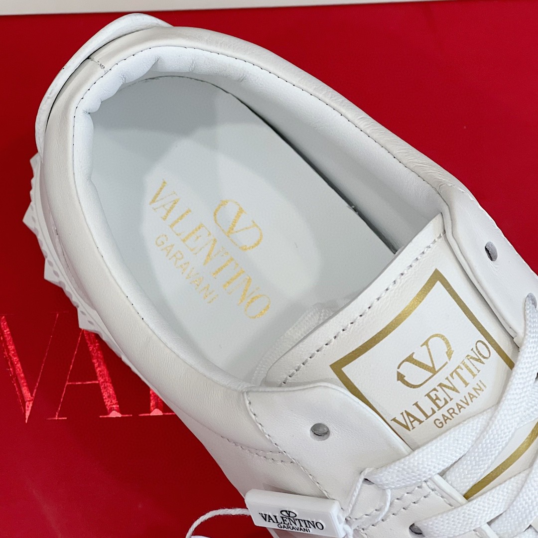 GIÀY VALENTINO STUDD LEATHER SNEAKER SHOES AAA