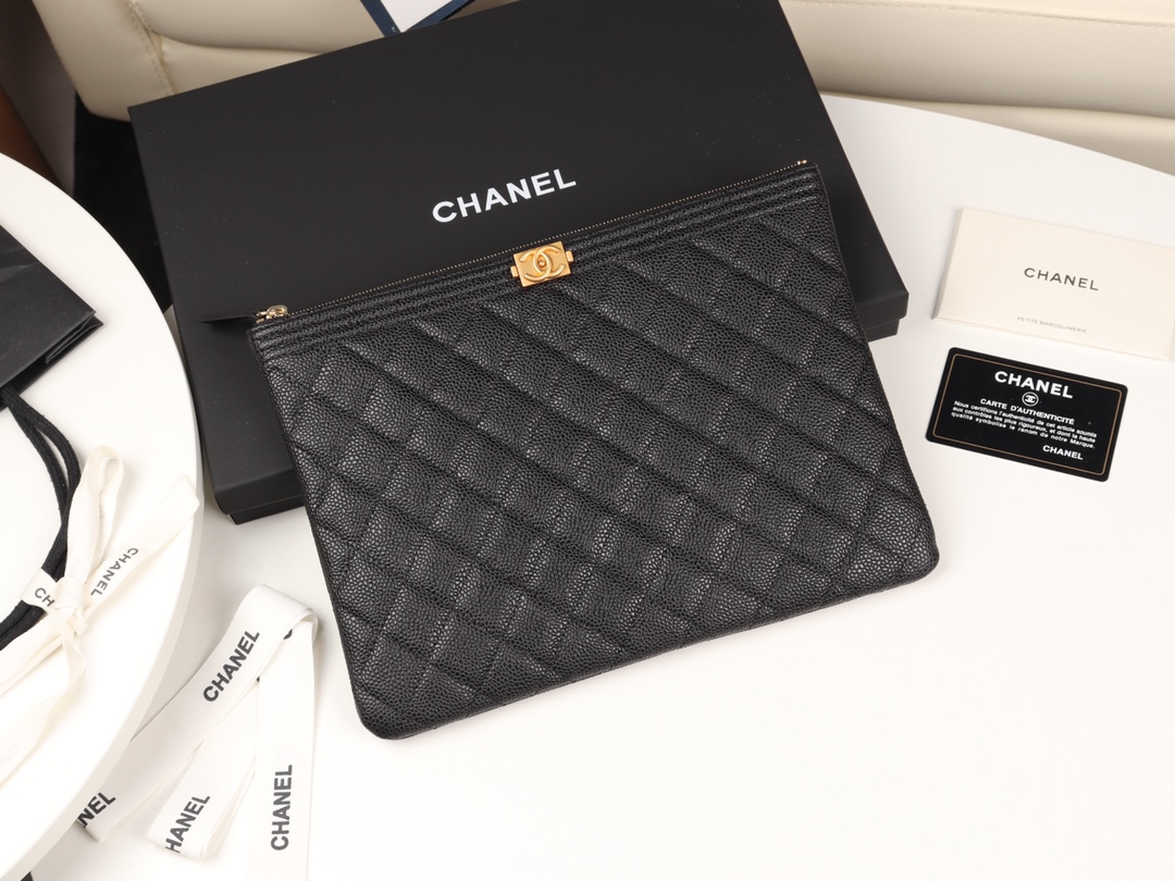 VÍ CHANEL POUCH CAVIAR BLACK DA HAAS