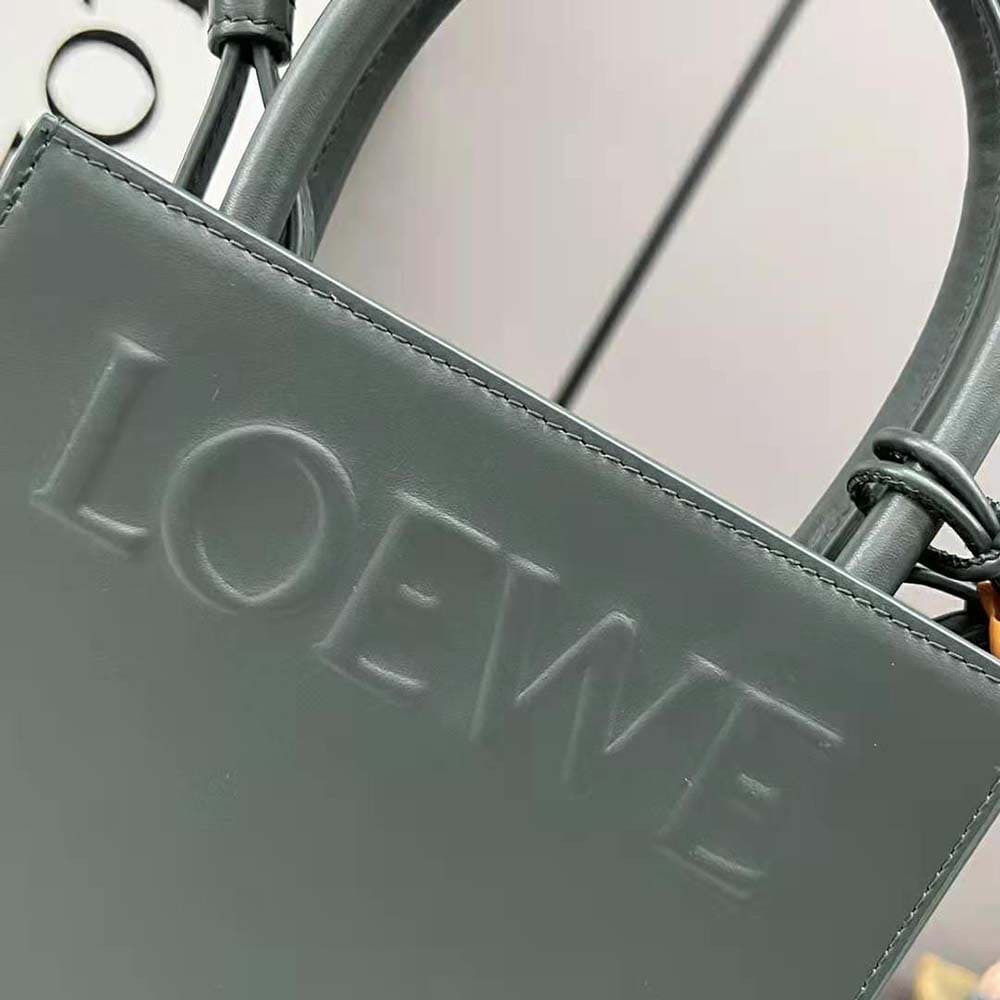 TÚI LOEWE Tote Standard A5 bằng da bê màu xanh lá cây