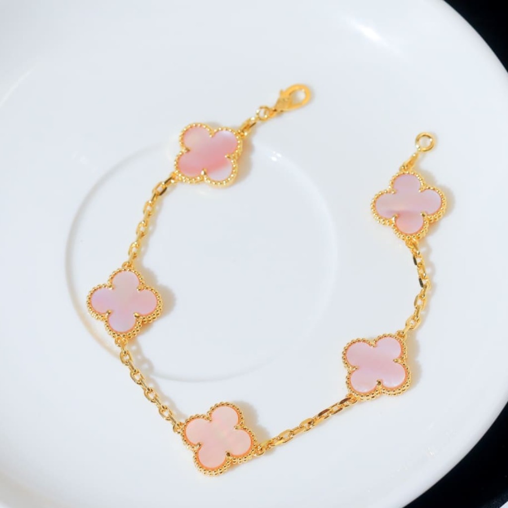 Lắc tay Van Cleef & Arpels ngọc trai hồng vàng hồng 18K  (Liên hệ để biết giá)