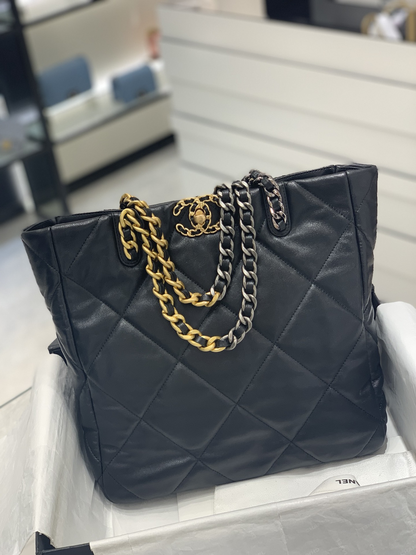 TÚI CHANEL 22B Tote Bag Black đen Silver logo