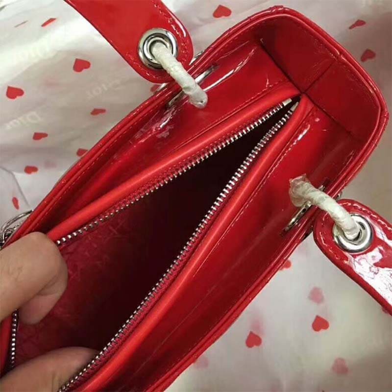 TÚI Dior Lady Dior Bag in Bright Patent Calfskin-Red