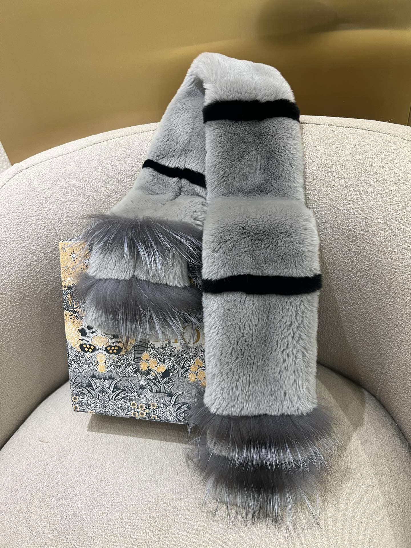 KHĂN DIOR TOP QUALITY AAA 100% FUR