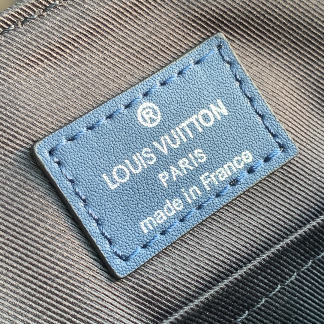 TÚI LOUIS VUITTON Christopher Taurillon Messenger Bag