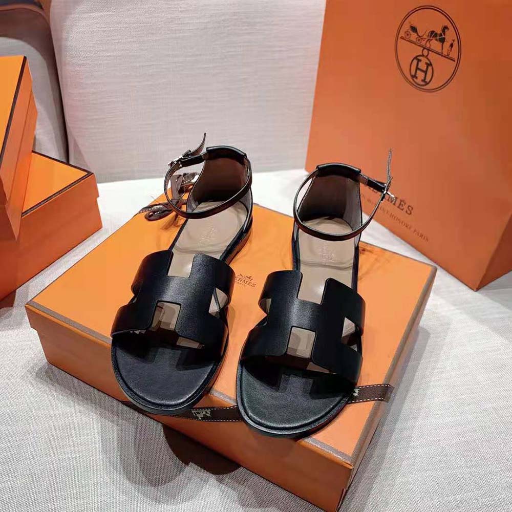 GIÀY Hermes Women Santorini Sandal in Calfskin Leather-Black SS2022