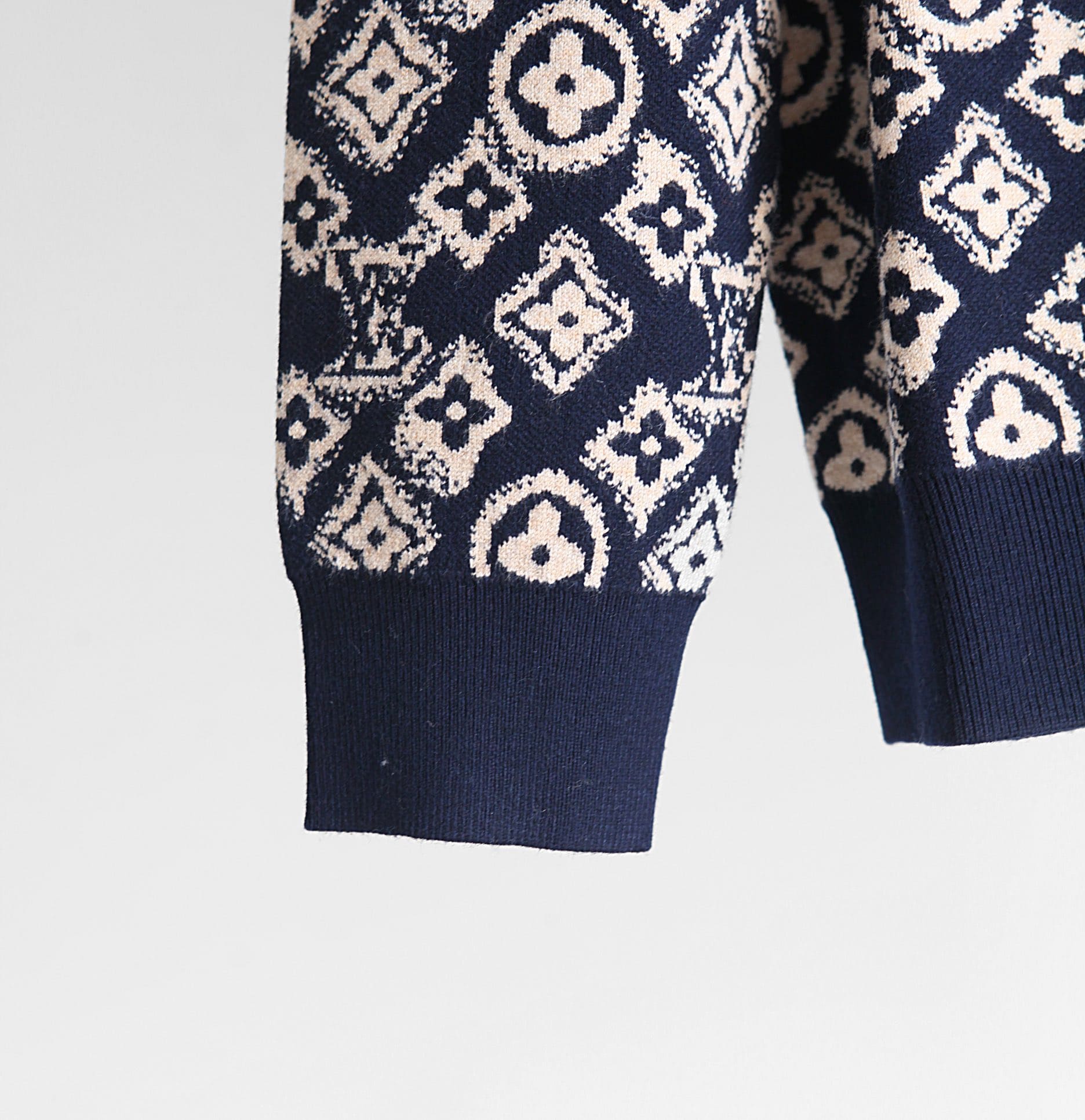 ÁO Louis Vuitton LV Logo Sweater Unisex