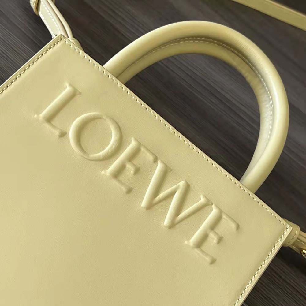 TÚI LOEWE Tote Standard A5 bằng da bê màu vàng