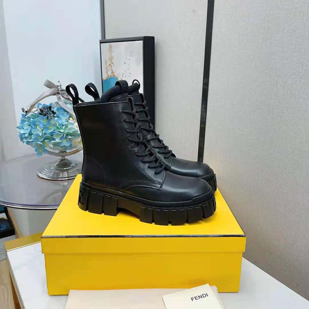 Giày Fendi Force Black leather Ankle Boots