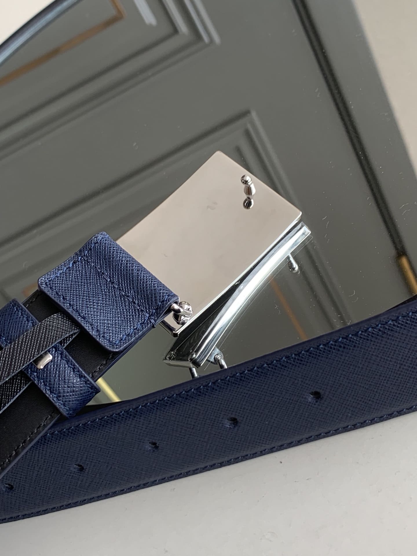DÂY LƯNG PRADA BLUE SAFFIANO LEATHER Khóa da