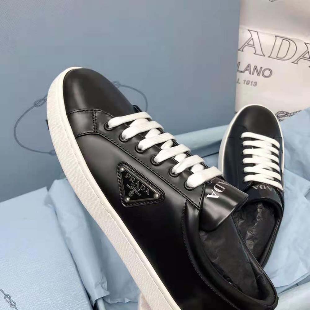 GIÀY PRADA Men Brushed Leather Sneakers-Black