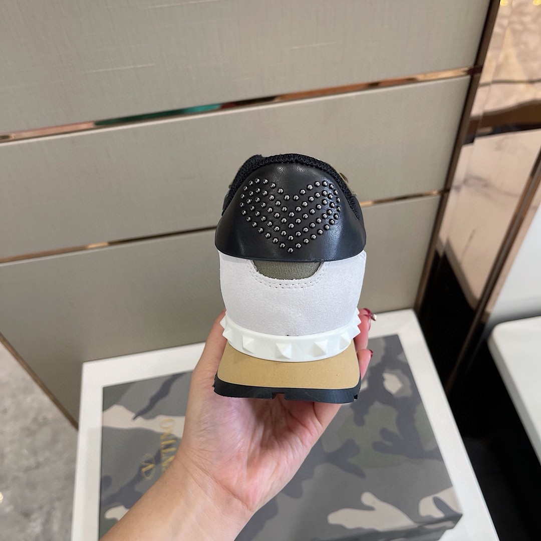 GIÀY VALENTINO STUDD LEATHER RUNNER SNEAKER SHOES AAA