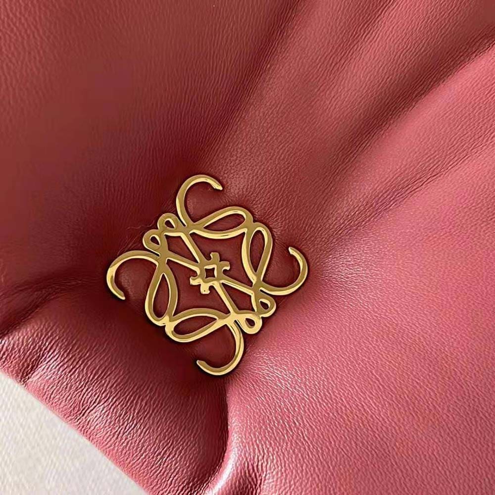 TÚI LOEWE Puffer Goya bằng da cừu Nappa bóng màu đỏ đậm