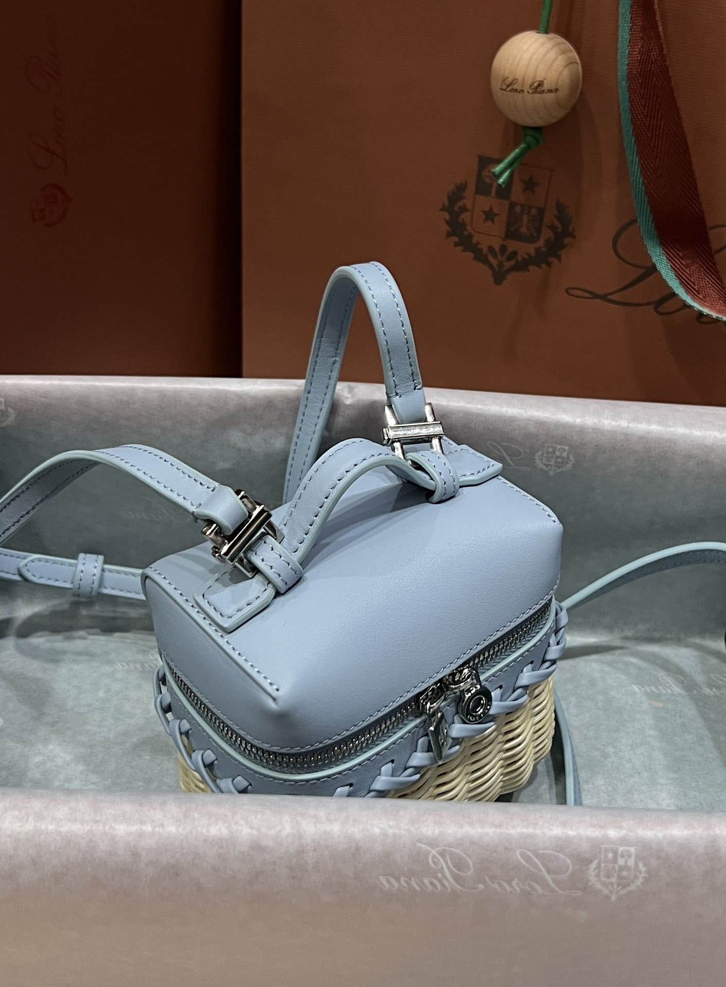 TÚI Loro Piana Women Extra Pocket Cross Body Wicker bằng da bê kết hợp tre đan