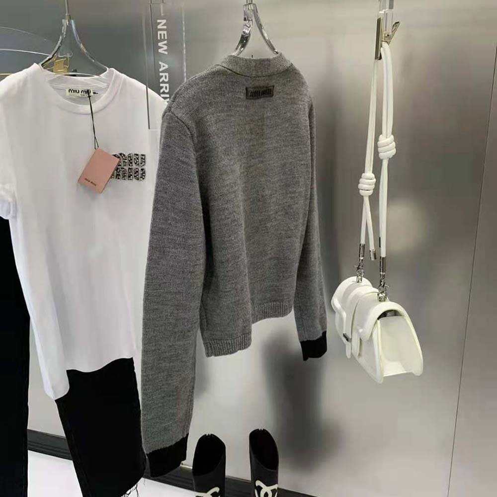 ÁO Miu Miu Women Cashmere Cardigan with Knit Logo Patch-Gray