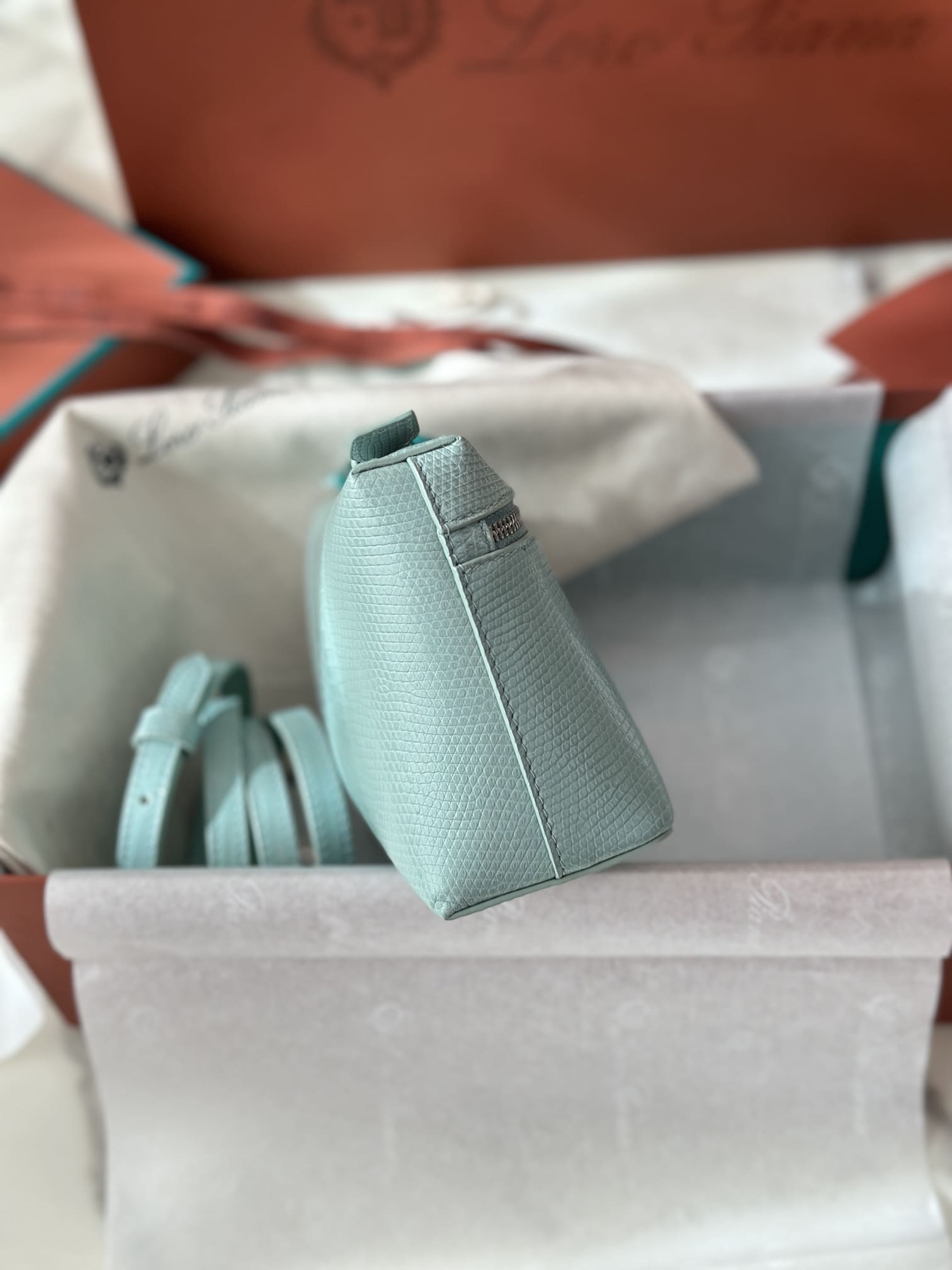 TÚI Loro Piana Women Extra bằng da thằn lằn(Liên hệ để được giá tốt nhất)