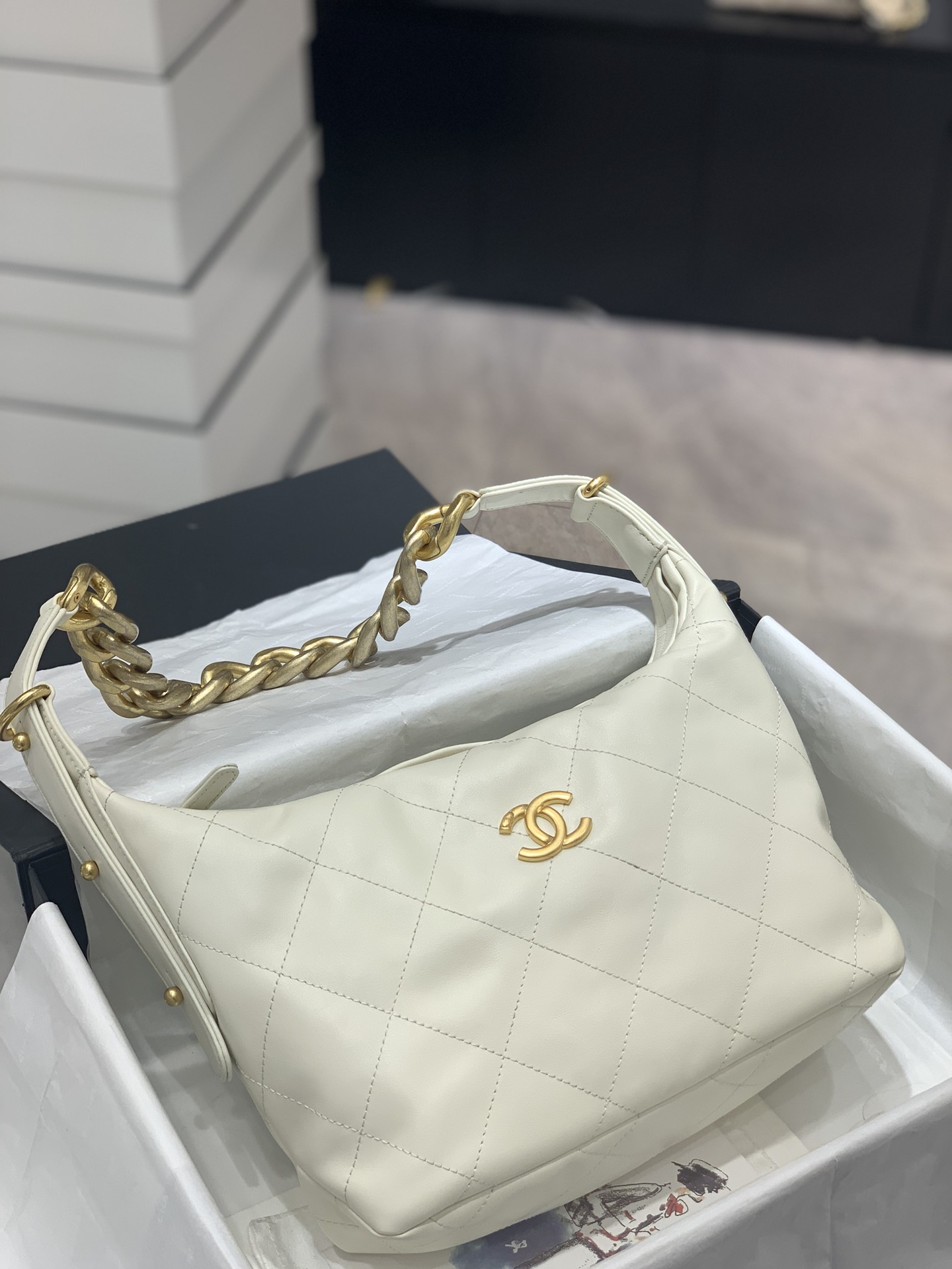 TÚI CHANEL HOBO LAMBSKIN WHITE DA HAAS