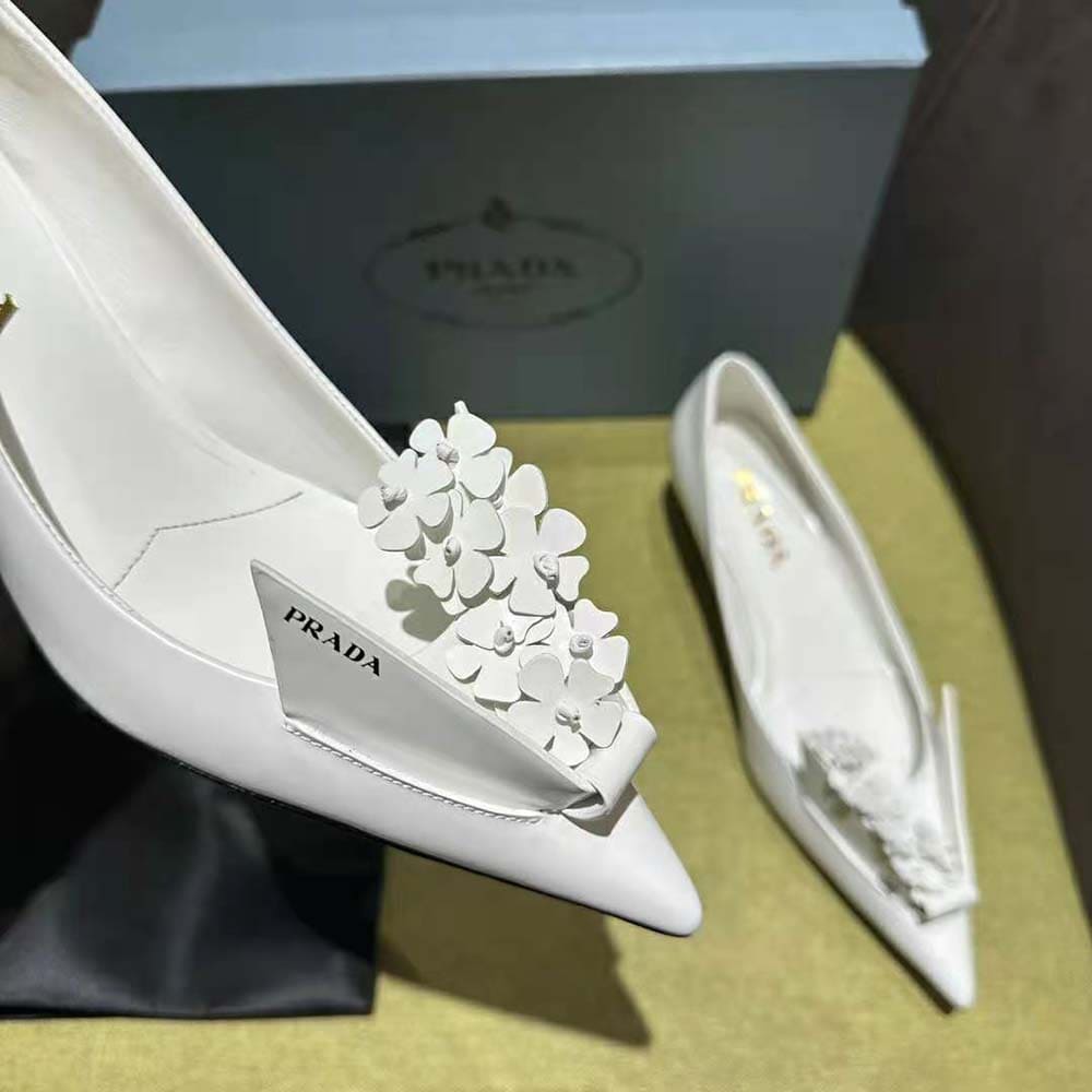 GIÀY Prada Women Brushed Leather Pumps with Floral Appliqués-White