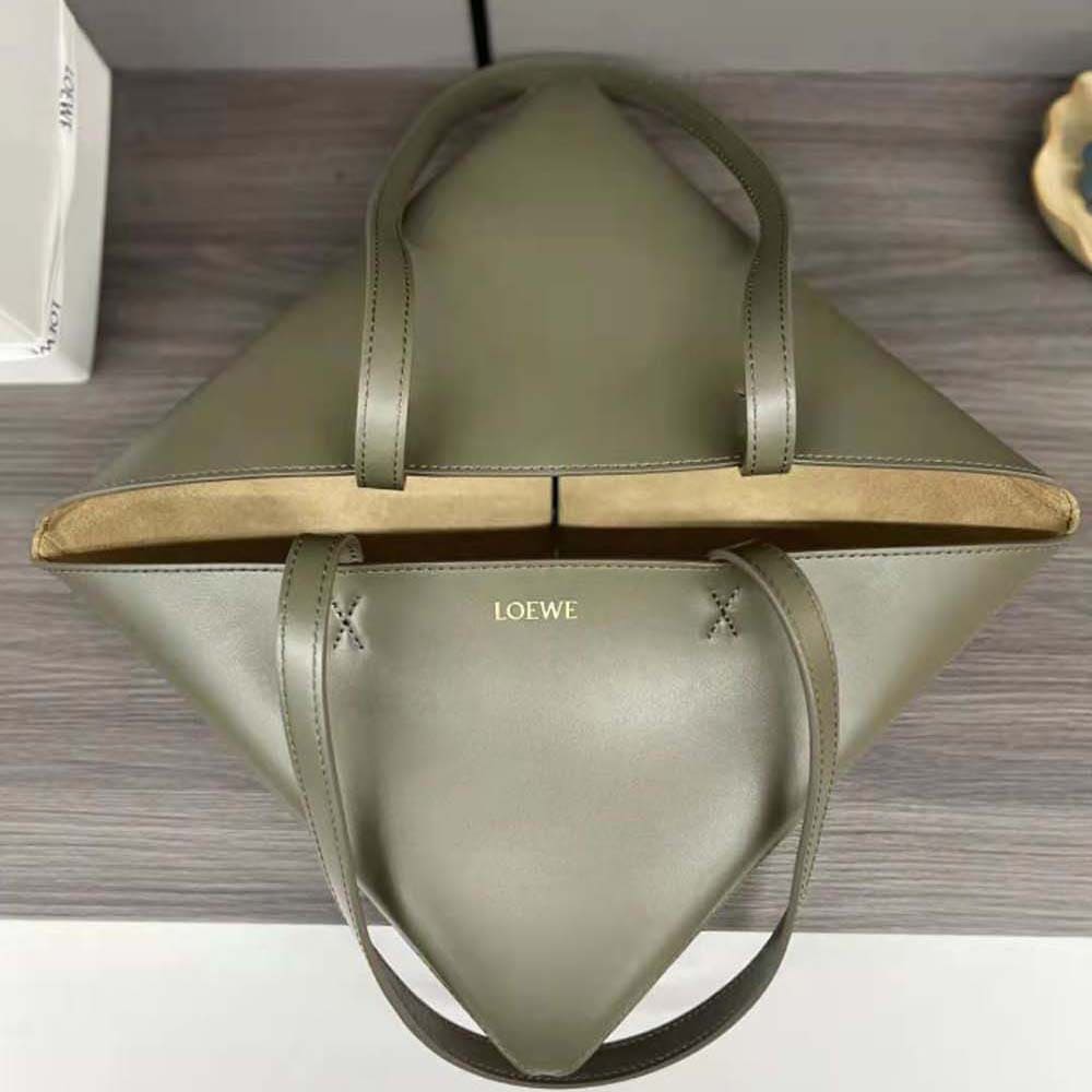 TÚI Loewe Unisex Puzzle Fold Tote in Shiny Calfskin-Green