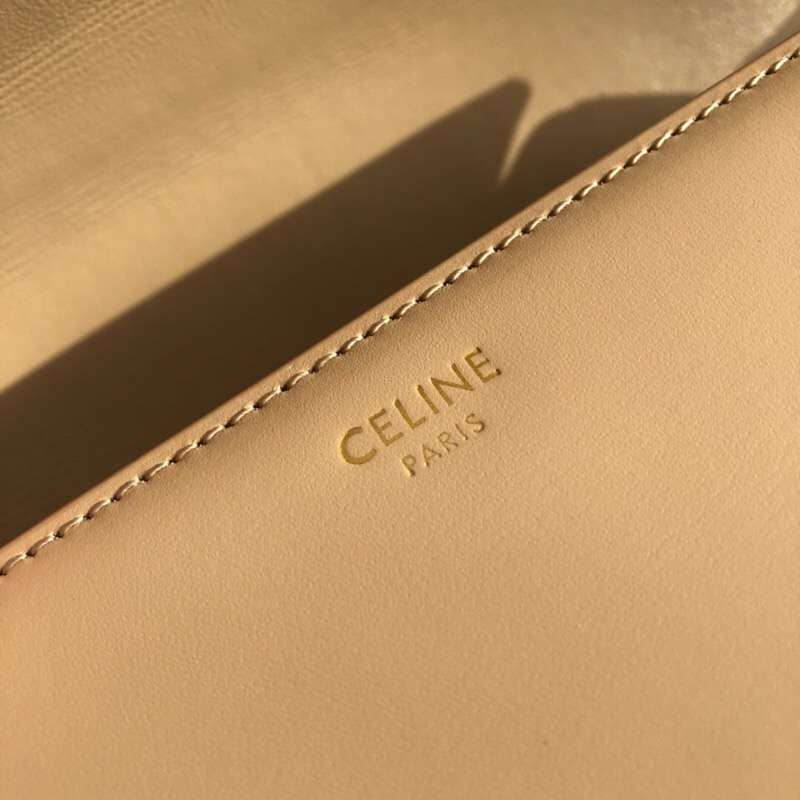TÚI Celine Lady Medium Triomphe Bag in Shiny Calfskin-Sandy