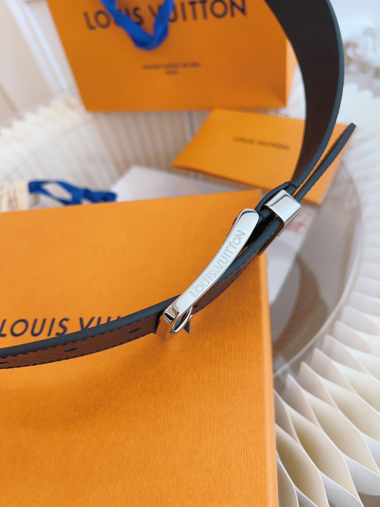 DÂY LƯNG LOUIS VUITTON SQUARE BLACK EPSOM LEATHER Khóa bạc